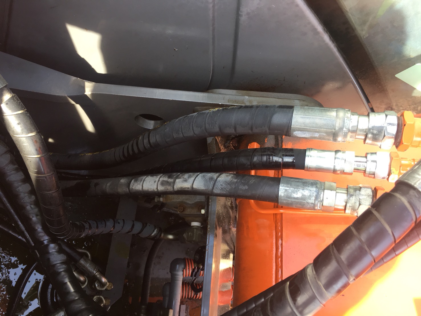 日立建機ZX450【小牧】ポンプラインホース交換｜油圧ホース修理 